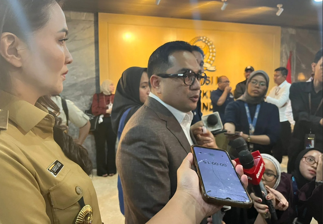 DPR Usul Gaji Guru dan Nakes PPPK Dibayar APBN, Kurangi Beban Keuangan Daerah