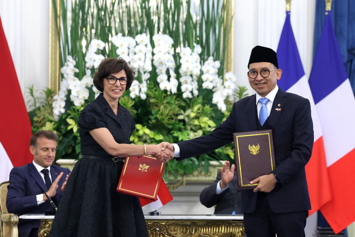 Lepas Misi Budaya ke Prancis, Menbud Fadli Zon Tekankan Peran Generasi Muda sebagai Duta Budaya Indonesia Lepas Misi Budaya ke Prancis, Menbud Fadli Zon Tekankan Peran Generasi Muda sebagai Duta Budaya Indonesia