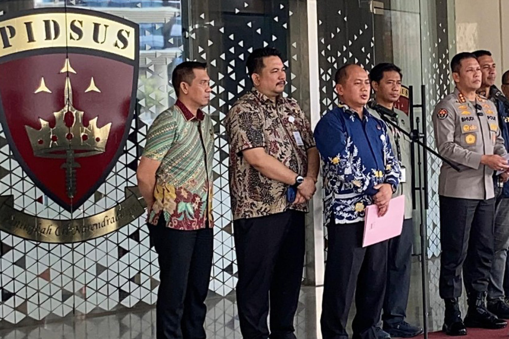 Kejagung Periksa Febrie Adriansyah sebagai Tersangka, Belum Ditahan