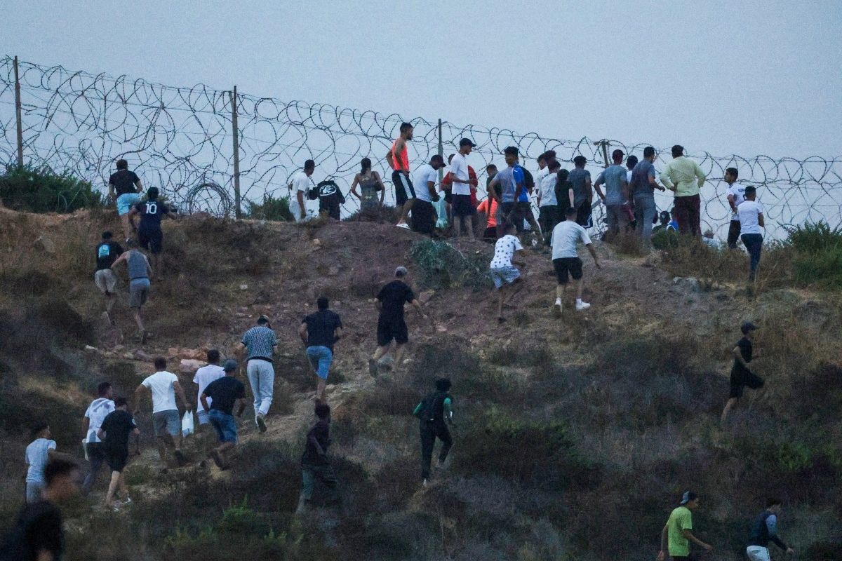 Ratusan Migran Maroko Masuk Ceuta Lewat Jalur Laut, Sembilan Orang Dilaporkan Tewas