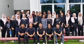 Mahasiswa Unri Wujudkan Nilai Pancasila Melalui Gotong Royong Bersihkan Lingkungan Kampus