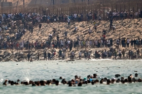 Spanyol Turunkan Dukungan Militer di Ceuta untuk Hadapi Lonjakan Migran dari Maroko